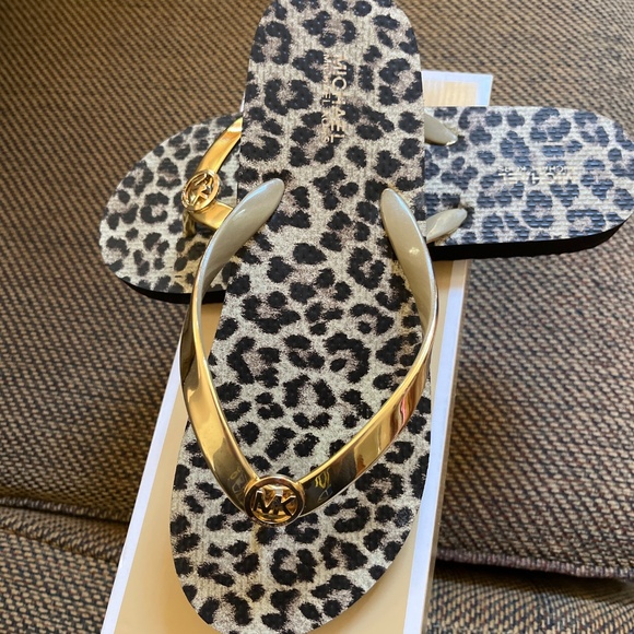 Michael Kors Jet Set Cheetah Print Flip Flop NWT - Picture 2 of 3